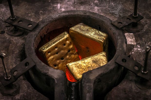 As gold prices fall, there’s still not enough gloom to trigger a buy signal