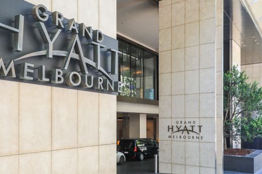 Hyatt to buy resort company Apple Leisure Group for $2.7 billion