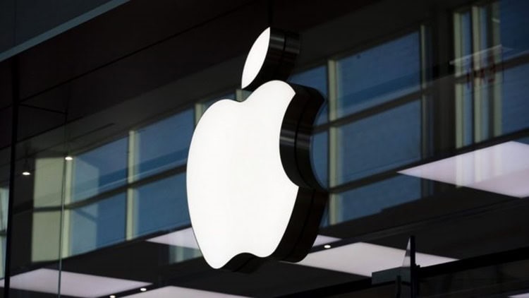 Apple (AAPL) gains 0.75% in Light Trading