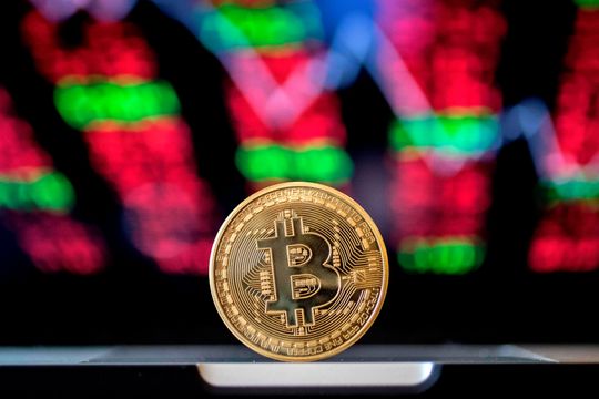 Bitcoin rises above $61,000, 6% away from all-time high