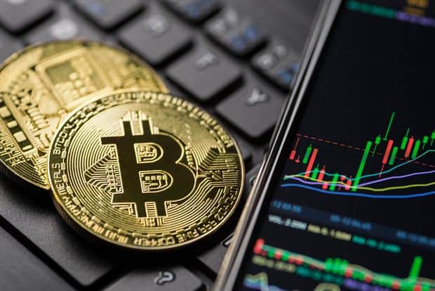 Bitcoin surges 10%, leading cryptocurrency market rally