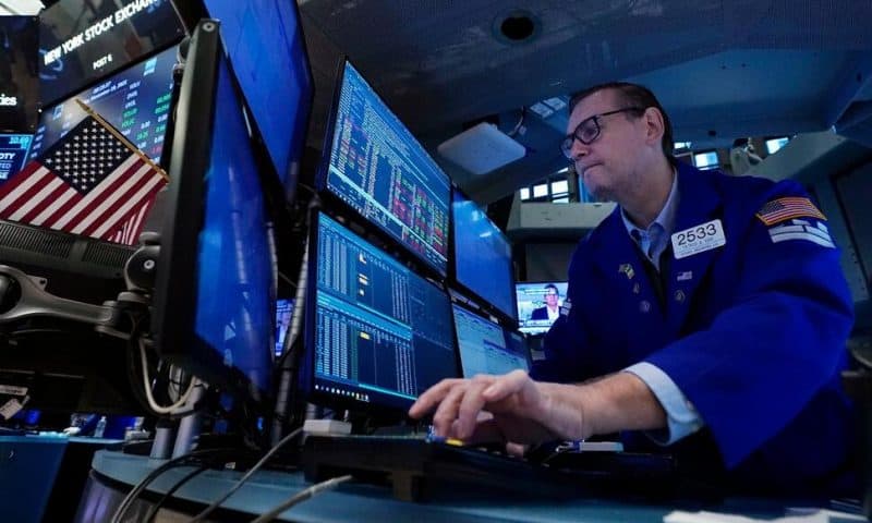 Stocks End Mostly Lower, but Tech Gains Push Nasdaq Higher