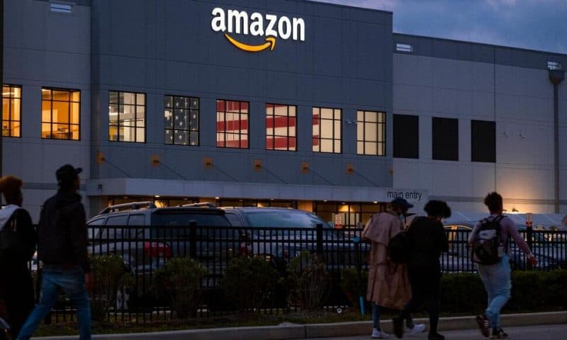 Amazon Workers in New York Withdraw Petition to Unionize