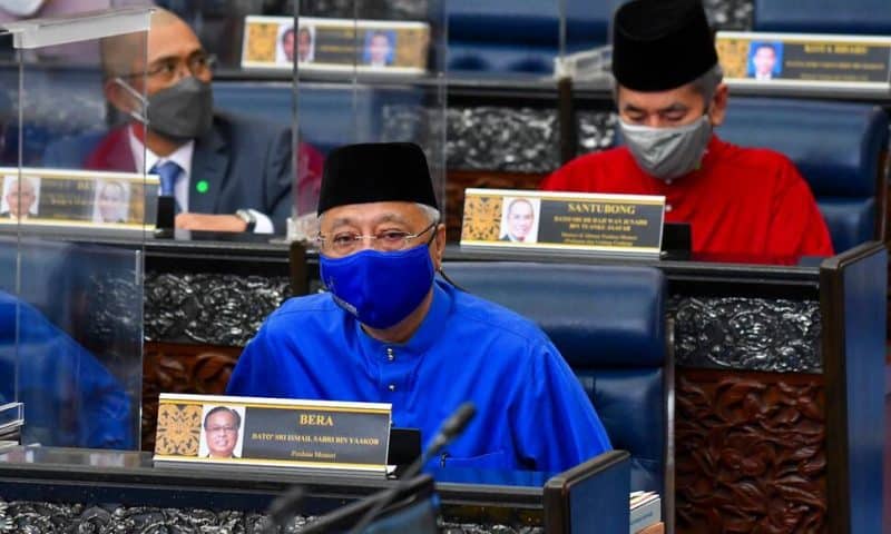 Malaysia Plans Record Budget to Bolster Economic Recovery