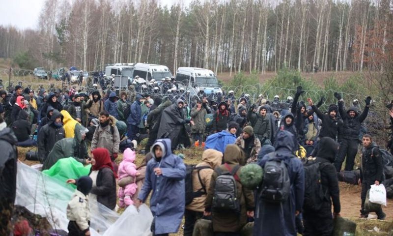 Poland Warns of Further Large Migrant Clashes on Belarus Border