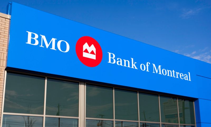 Bank of Montreal stock rises Thursday, still underperforms market