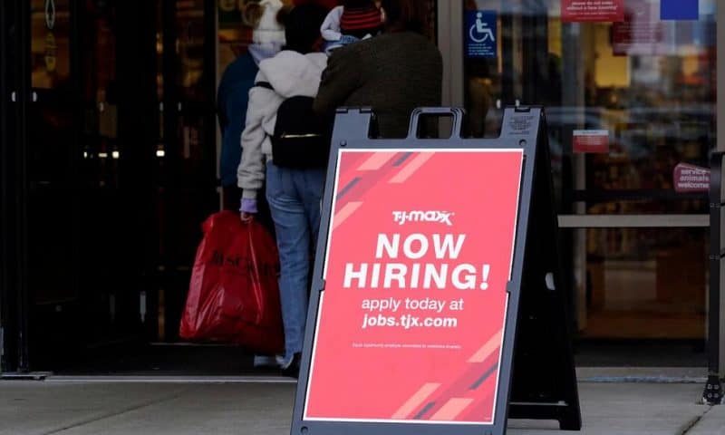 US Jobless Claims Rise but Still Historically Low at 206,000