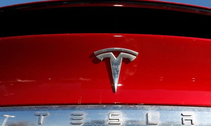 Tesla Posts Record Profit, Won’t Produce New Models in 2022