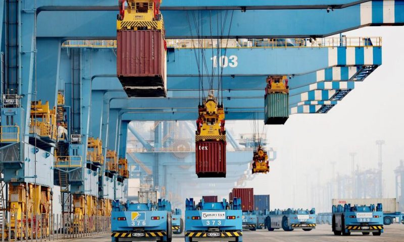 China’s Trade Surplus Surges to Record $676.4B in 2021
