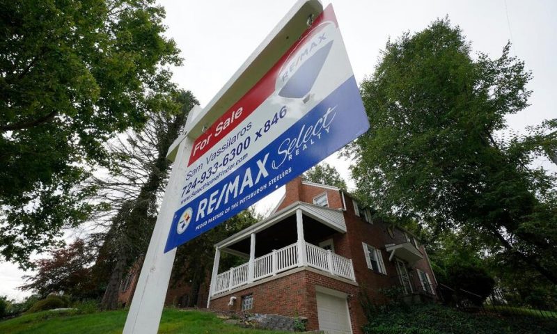 US Long-Term Mortgage Rates Tick Down to 3.89% This Week
