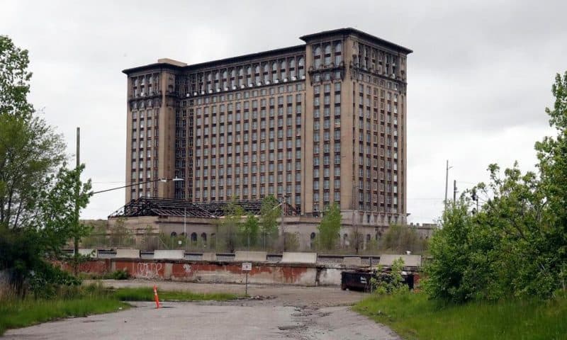 Google to Work With Ford on Detroit Research Hub