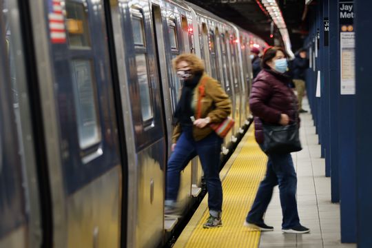 New York City subway ridership rebounding after drop due to omicron