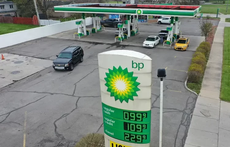 BP (LON:BP) Price Target Cut to GBX 450