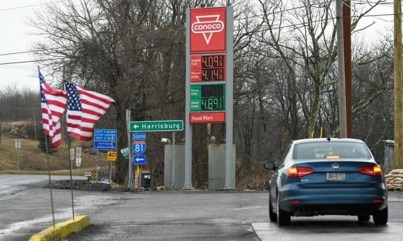 Gas Tops $4 Per Gallon Average, 1st Time Since 2008