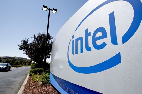 Intel faces ‘all-or-nothing’ situation, analyst says in downgrade