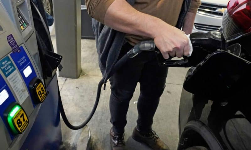 Average US Gasoline Price Drops 3 Cents to $4.24 a Gallon