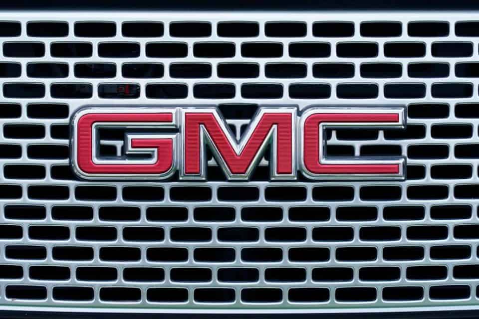 GM's $2.94B 1Q Profit Tops Street Views, but Revenue Misses