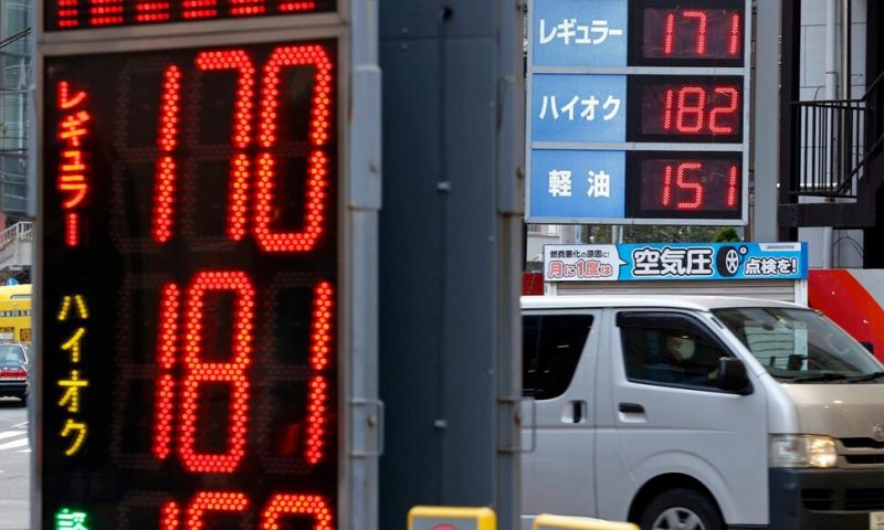 Japan Logs Trade Deficit in March on Weak Yen, Costly Oil