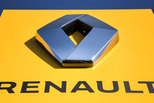 Renault revenue weighed by chip shortage, inflation and war in Ukraine