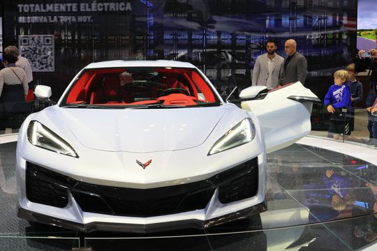 GM to make hybrid Corvette, teases a fully electric version