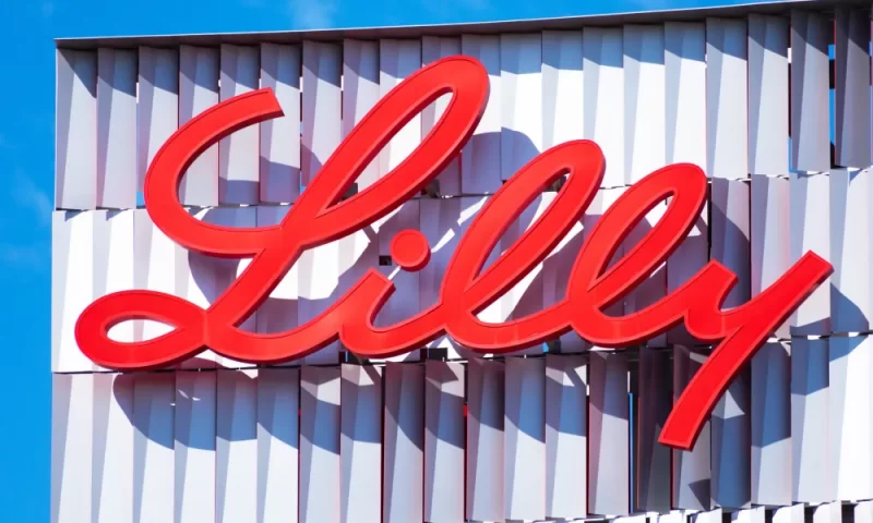 Eli Lilly and (NYSE:LLY) Price Target Raised to $364.00