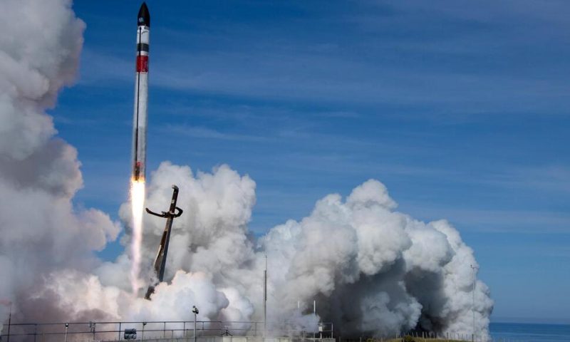 New Zealand Rocket Caught but Then Dropped by Helicopter