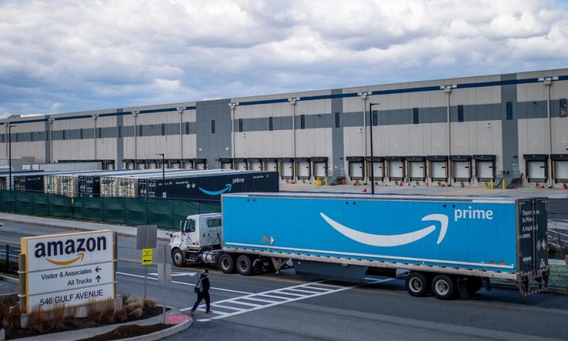 Amazon to Sublease Warehouses as Online Shopping Slows