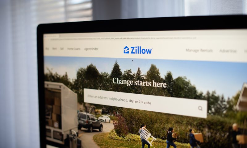 Zillow Group, Inc. (NASDAQ:Z) COO Sells $167,475.00 in Stock