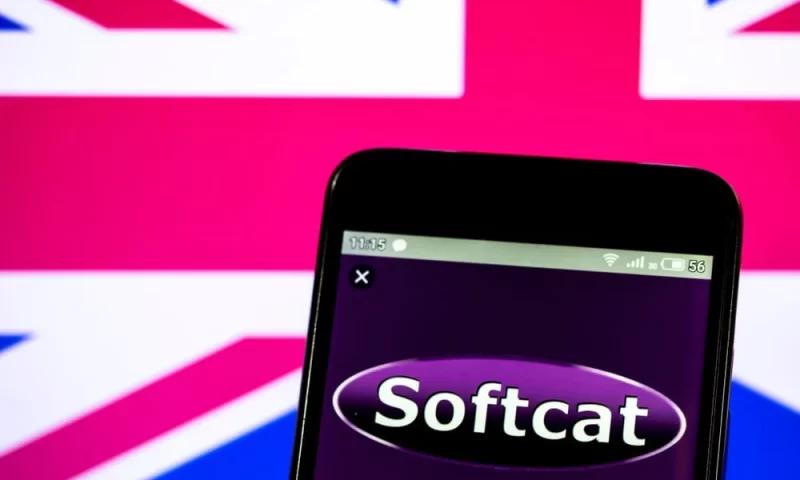 Softcat plc (LON:SCT) Insider Graham Charlton Acquires 10 Shares