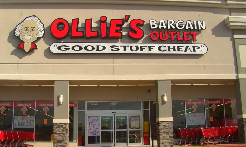 Ollie’s Bargain Outlet (NASDAQ:OLLI) Raised to Buy at Craig Hallum