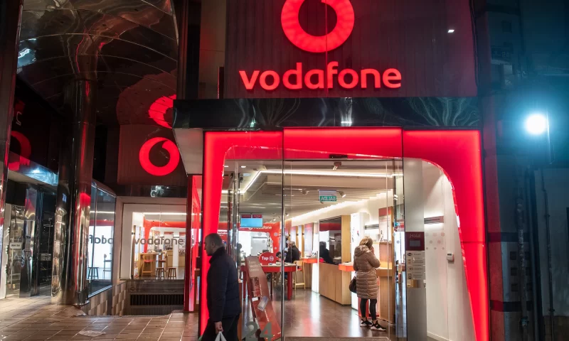 Vodafone Group 1Q Group Service Revenue Growth 2.5%