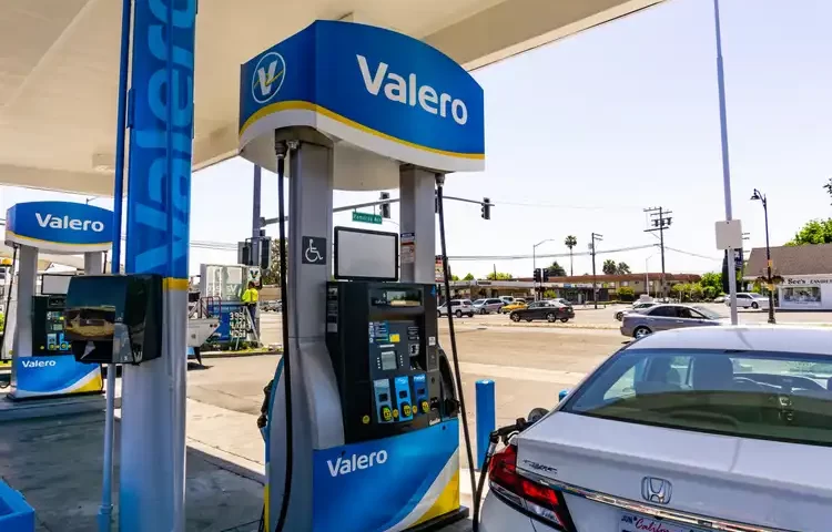 Valero Energy Co. (NYSE:VLO) Short Interest Up 18.0% in June