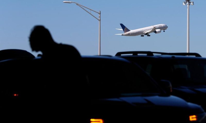United Airlines 2Q Profit of $329M Misses Wall Street Target
