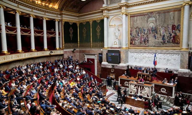French Lawmakers OK $20.3 Billion to Help With Rising Prices