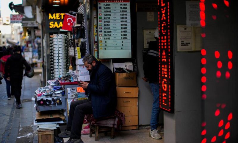 Turkey Lowers Interest Rate Even as Inflation Soars to 80%