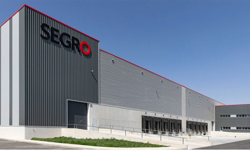 SEGRO (LON:SGRO) Reaches New 52-Week Low After Analyst Downgrade