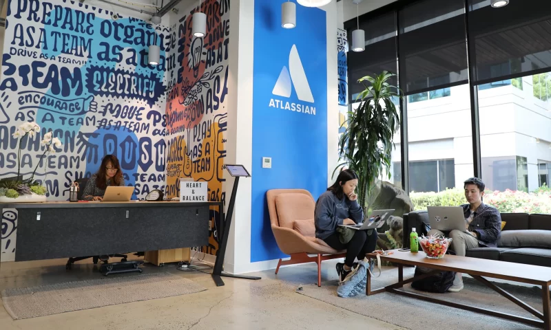 Atlassian (NASDAQ:TEAM) Shares Gap Down After Insider Selling