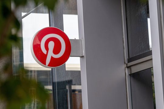 Pinterest’s stock pops 10% on sales, earnings beats