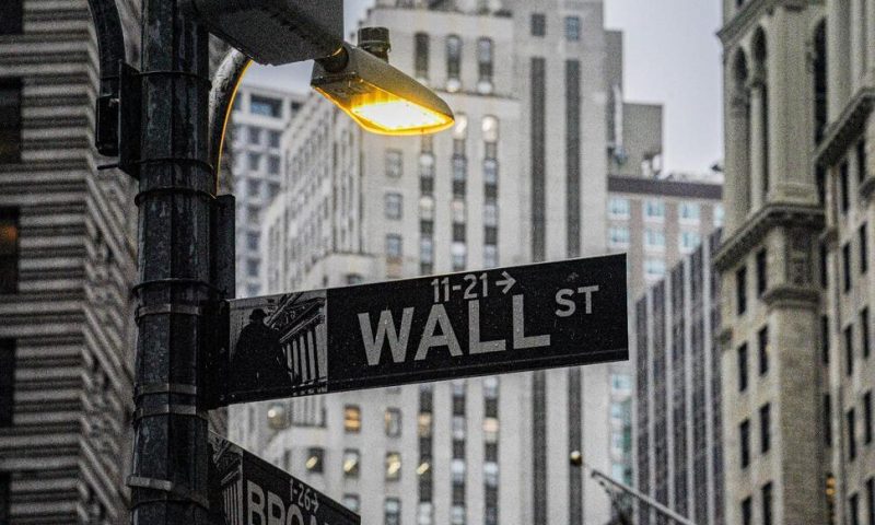 Stocks End Higher on Wall Street as Earnings Roll In