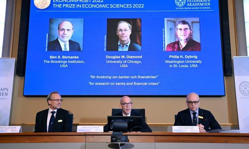 Ex-Fed Chair Bernanke Shares Nobel for Bank Failure Research