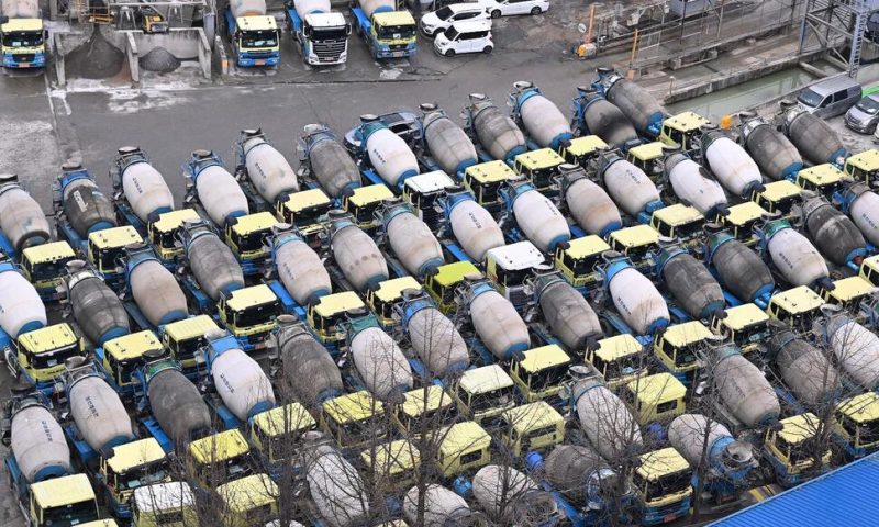 South Korea Orders Striking Cement Truckers Back to Work
