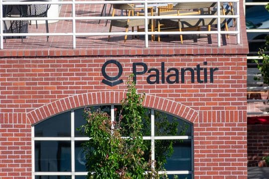 Palantir Revenue Tops Expectations Amid Surge In U.S. Commercial ...