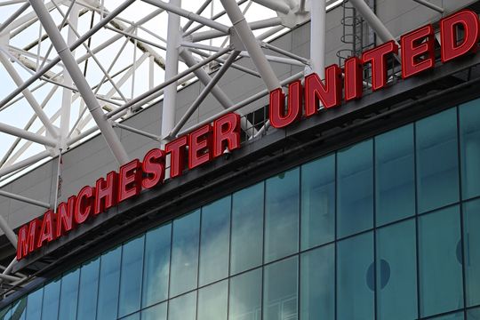 Apple interested in buying Manchester United: report
