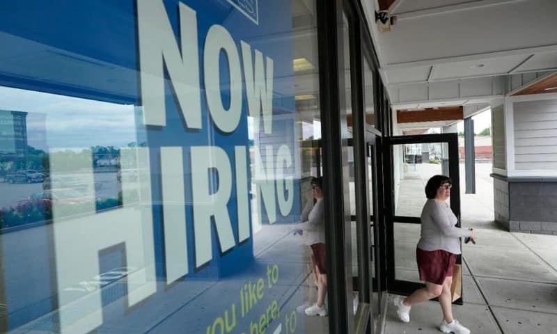 Applications for Jobless Claims up Slightly Last Week