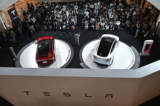 Tesla is now worth less than Exxon as stock plunges toward worst month, quarter and year in history