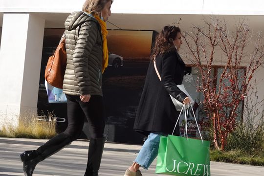 Consumer confidence hits 8-month high as worries about inflation and recession fade