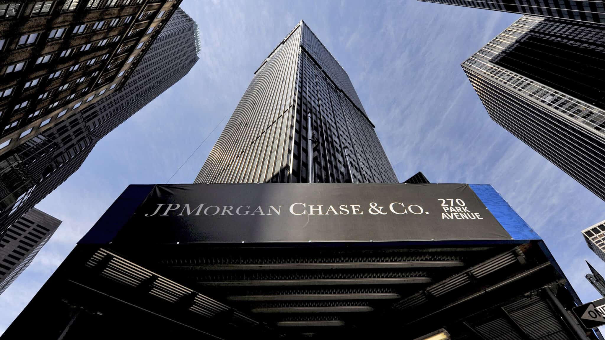 JPMorgan Chase & Co. Stock Rises Thursday, Still Underperforms Market ...