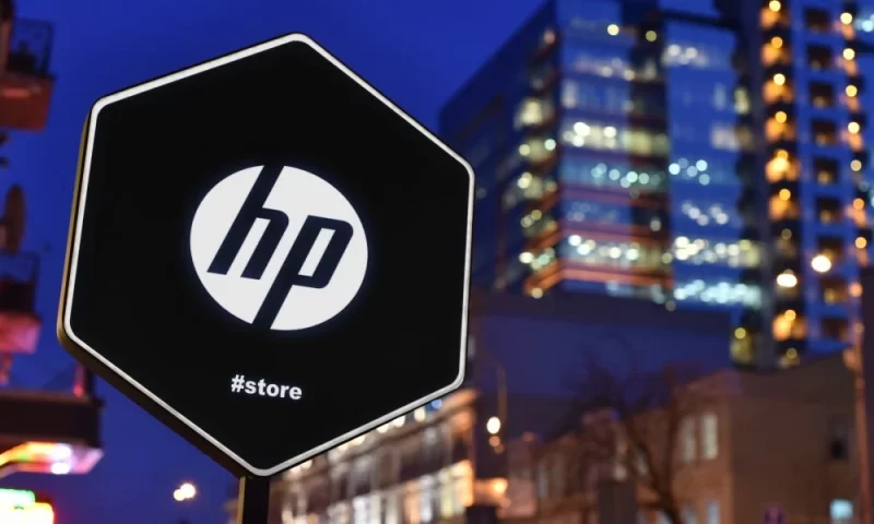 HP Inc. (NYSE:HPQ) Given Consensus Recommendation of “Hold” by Brokerages