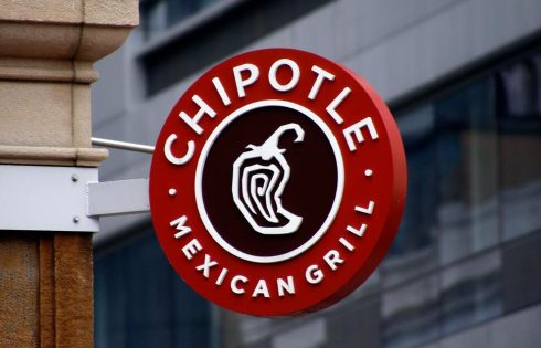 Chipotle Looks to Hire 15,000 Amid Continuing Labor Shortage