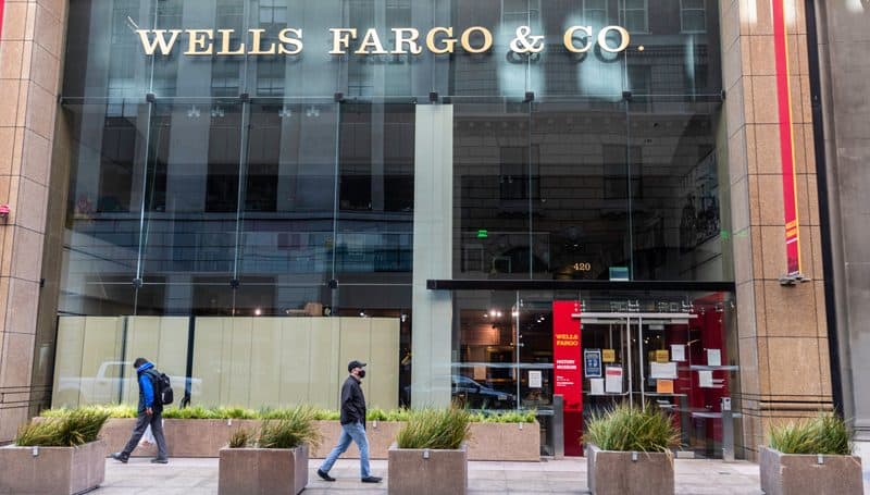 Wells Fargo & Co. stock outperforms competitors on strong trading day